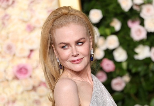 Nicole Kidman és Angelina Jolie gyakorlatilag pucéran, Miley Cyrus a világ legnagyobb dekoltázsában ragyogott a 2025-ös Golden Globe-on: itt vannak a legemlékezetesebb ruhák