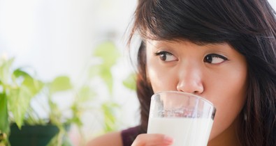 Ezért ne igyál soha tejet éhgyomorra