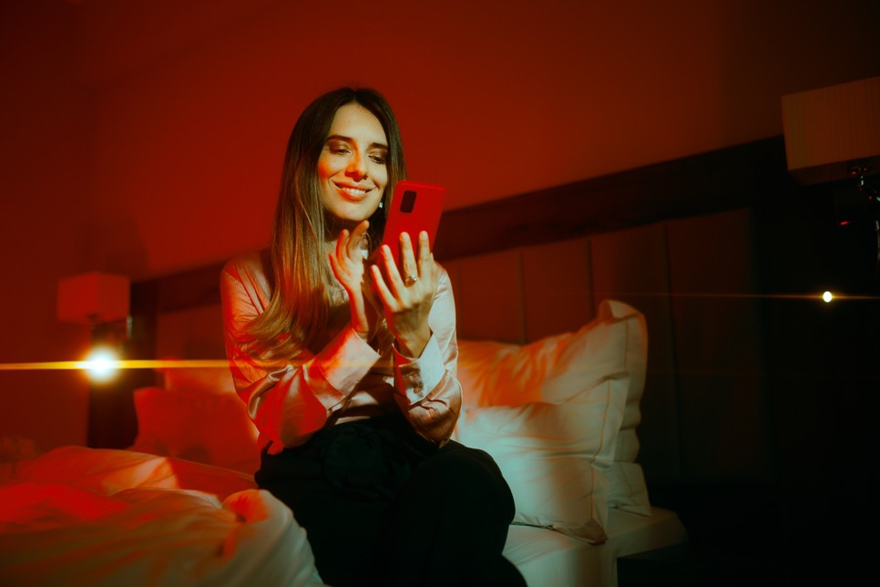 Nemcsak az alkohol, a Tinder és társai is okozhatnak függőséget