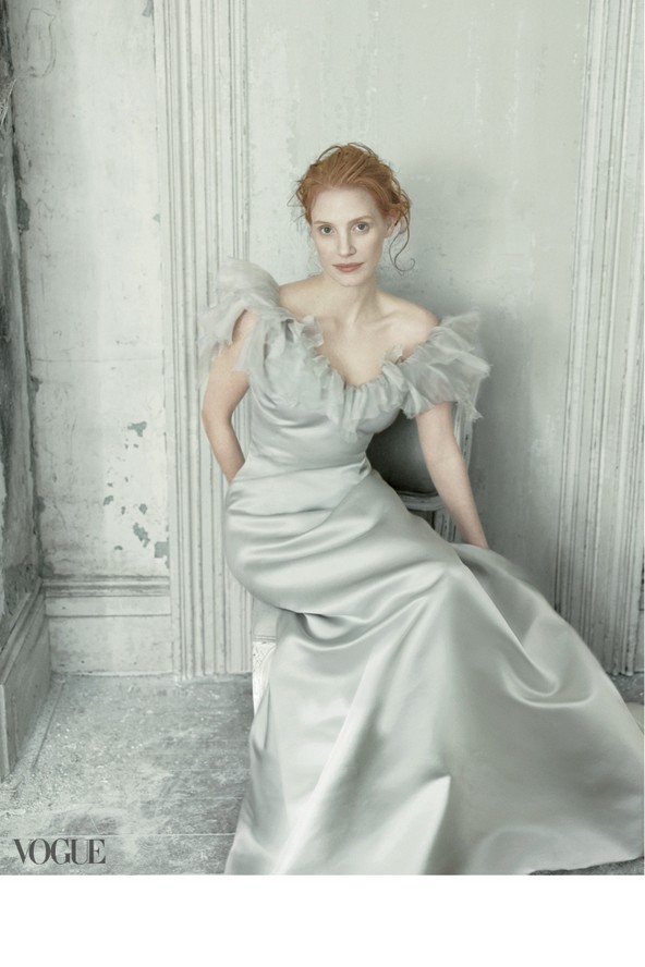 Itt Anders Zorn Frances Folsom Clevelandről készített portréját testesíti meg Oscar de la Renta szaténruhájában.