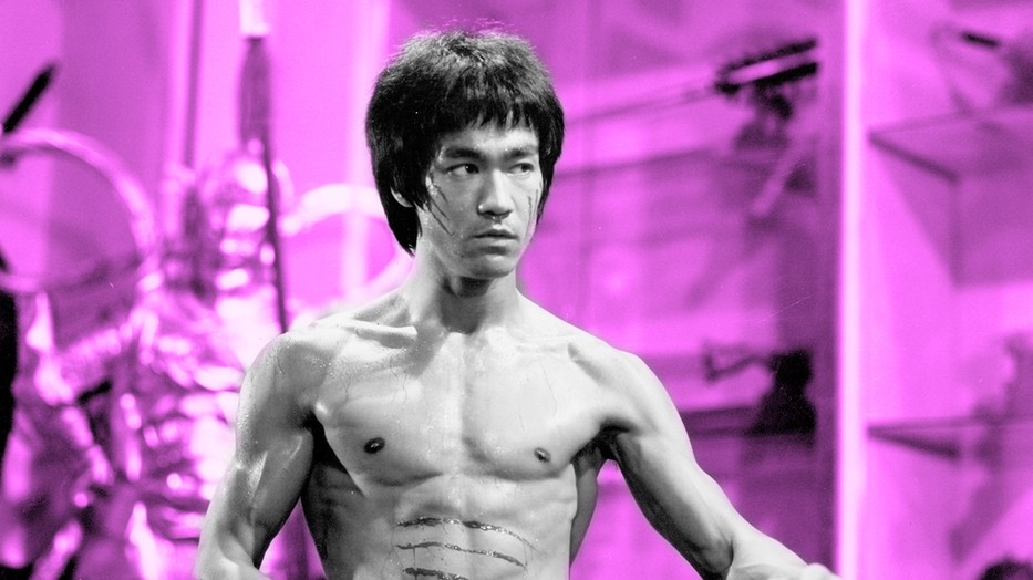 "Légy olyan, mint a víz: kemény és lágy, de tudni kell, mikor kemény és mikor lágy.“ - Bruce Lee.