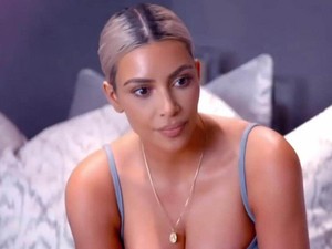 Azonnal beindult a mémgyár Kim Kardashian idétlen fotója után