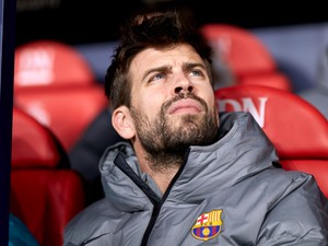 Piqué új barátnője kórházba került, ez áll a háttérben