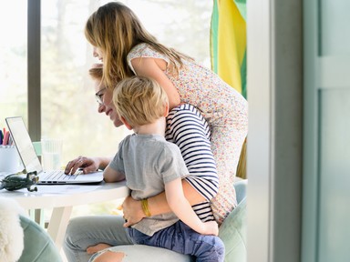 A férfiakat nem az zavarja, ha a nő dolgozik, csak az a fontos, hogy ebből fakadóan nekik ne kelljen nagyobb részt vállalni a gyereknevelésből vagy a háztartásból