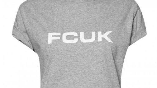 Nem volt nagyobb menőség ennél a pólónál az ezredfordulón, és most visszatér!