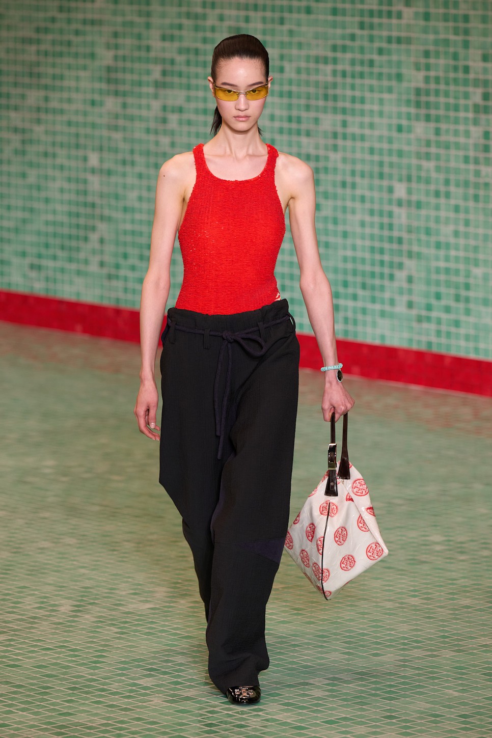 Tory Burch kifutóján a sportos stílus hódított