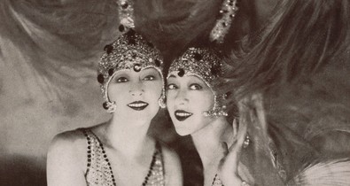 Vass Virág regénye elhozza a magyar származású Dolly ikrek igaz történetét a századelő fénykorából