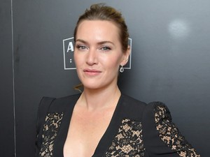 Kate Winslet csodálatos a legérzékibb meztelenruhában, amit valaha láttál