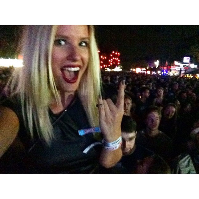 Molnár Dorka blogger is hatalmasat bulizott a Blinkre.