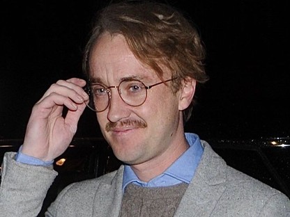 Tom Felton pajkos bajszával elnyerte a hét legstílusosabb pasijának járó díjat