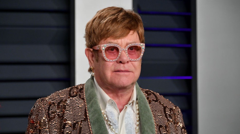 Elton John kórházba került