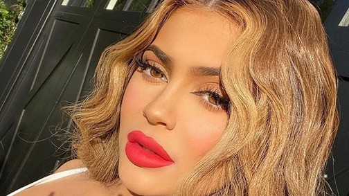 Nem hinnéd: ilyen rövid most Kylie Jenner haja valójában