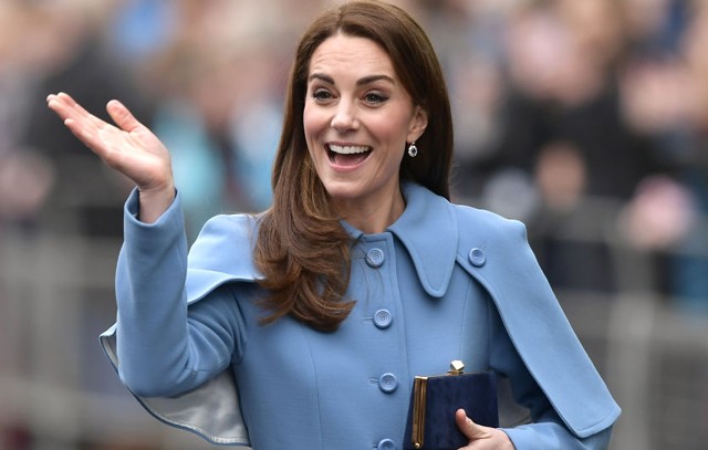 Kate Middleton új kabátja pofátlanul drága, de olyan szép, hogy sírni tudnánk érte