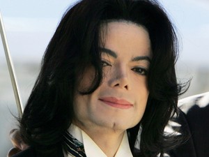 Michael Jackson szexért cserébe ékszereket adott kisfiúknak: egy szörnyetegnek titulálják az új dokumentumfilmben