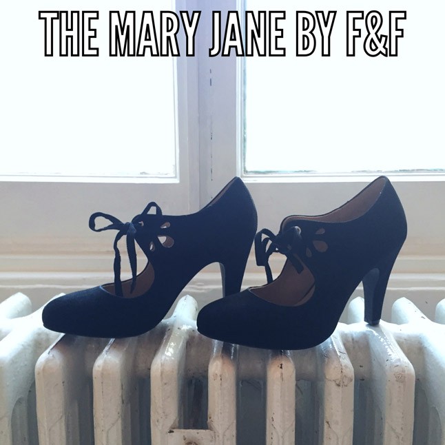 Egyszerűen imádnivaló ez a bájos, szalaggal díszített nőies cipő! Külön bónusz, hogy a maryjane-ek talpa puha párnákkal van bélelve, amik kényelmessé teszik őket