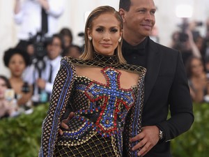 JLo a legcukibb születésnapi üzenettel kedveskedett párjának
