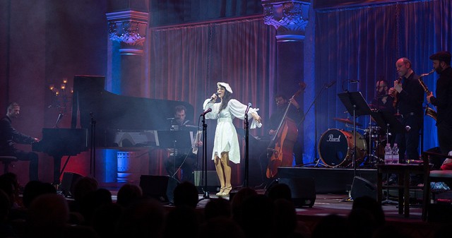 Franciás sikk: Boggie így kezdi a hetet