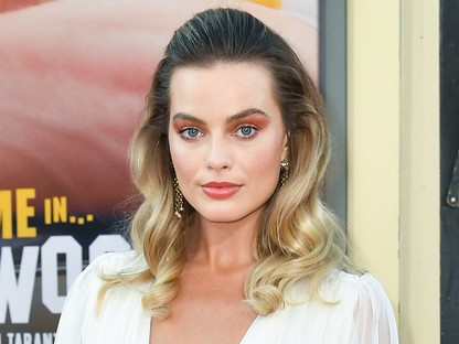 Mindenki Margot Robbie-t nézte tegnap este, új filmjének premierjén