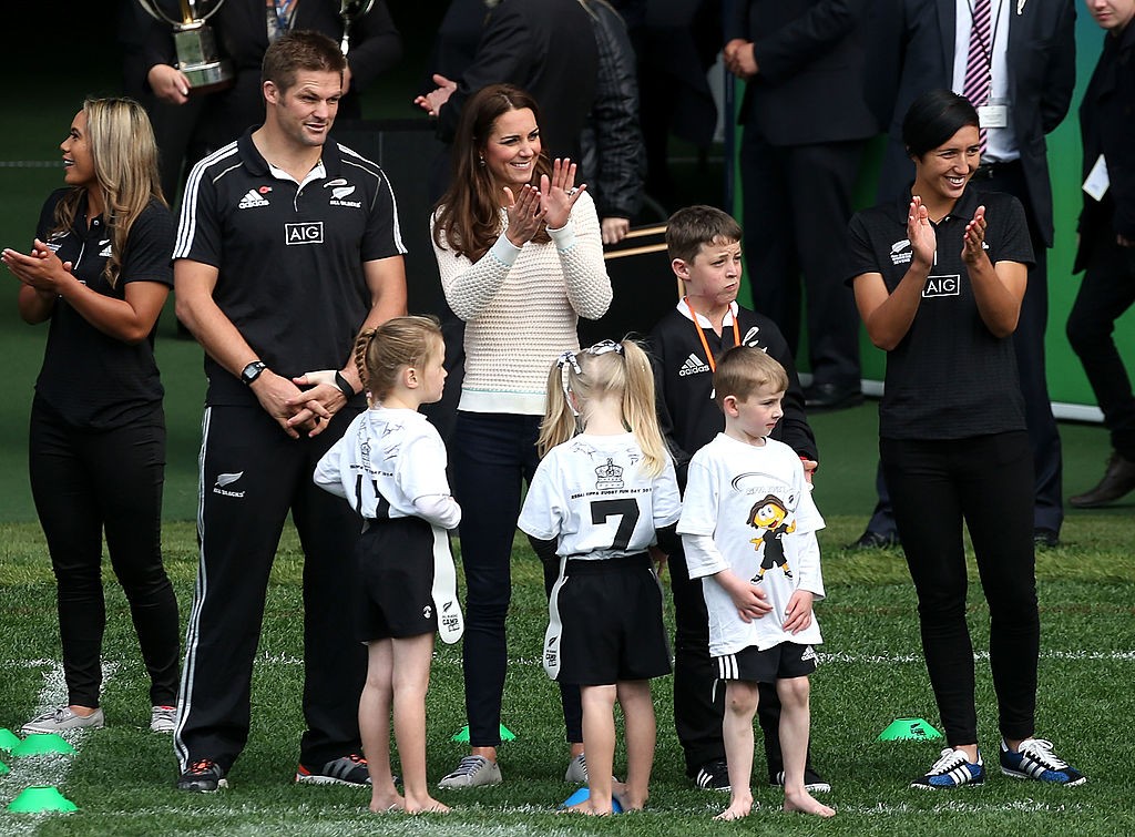 Katalin hercegné a rögbiben is tuti tippeket oszt a gyerekeknek