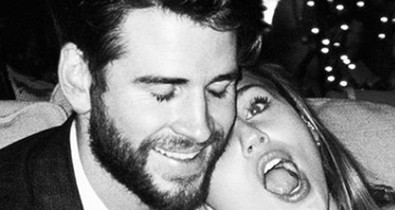 Álomszép: Miley Cyrus eddig sosem látott fotókat osztott meg esküvőjéről