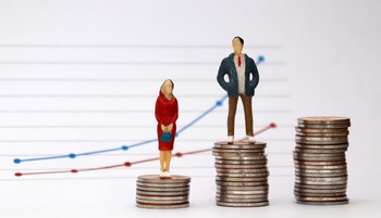 Sokkal kevesebb nő jut jól fizető munkához, mint férfi, és ez tarthatatlan