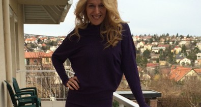 Huncut ruhában Wolf Kati