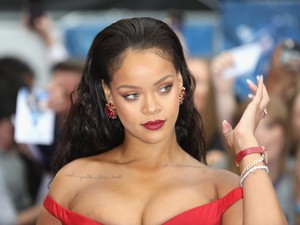 Hogyan vált Rihanna minden idők leggazdagabb énekesnőjévé?
