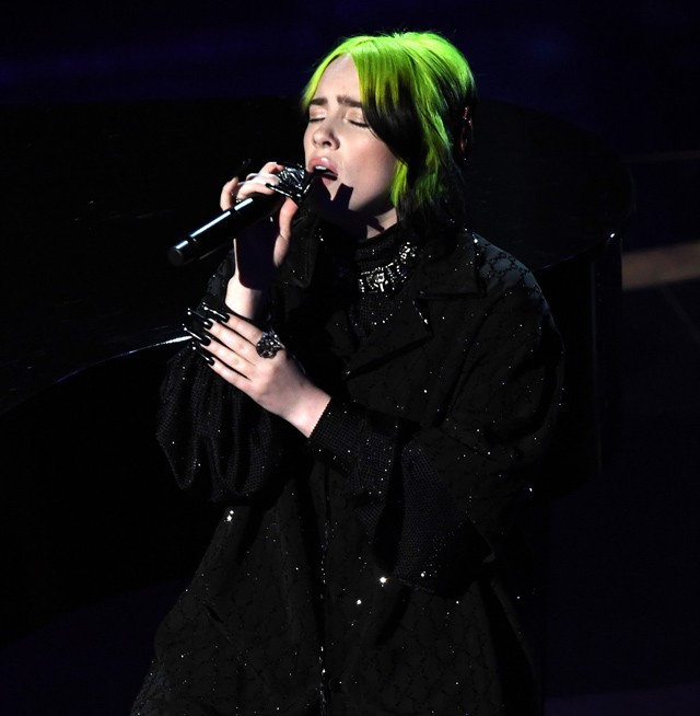 Billie Eilish előadása az Oscar-gálán