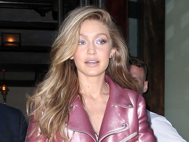 Gigi Hadid olyan űrdiszkó szerelésben, hogy mindjárt te is táncra perdülsz