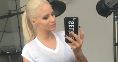 Metzker Viki fotózással indítja a hetet