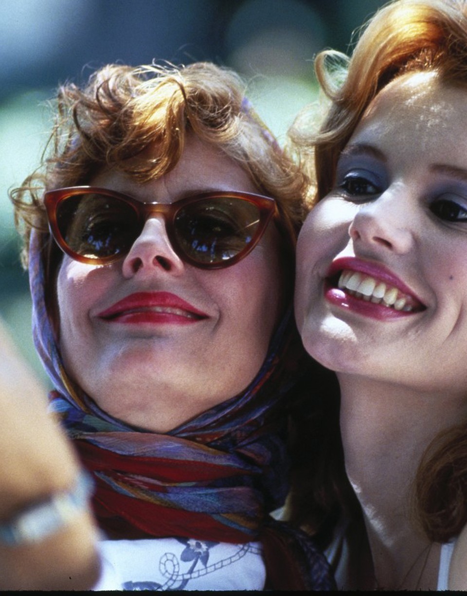  A Thelma és Louise című filmben Susan Sarandon a hatvanas éveket idéző cicaszem formájú Ray-Ban modellje újraélesztette a fazont.