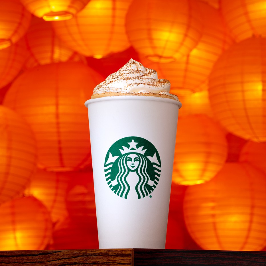 Jön az ősz kedvenc itala a Starbucks kávézókba: A Pumpkin Spice Latte idén először teljesen vegán változatban!