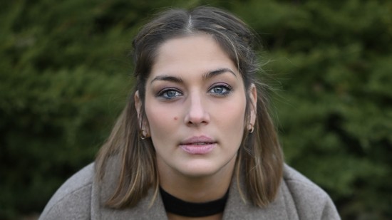 „A legnagyobb kihívás az volt, hogy elengedjem a kontrollt” – Tenki Dalmával beszélgettünk az Egykutya c. film forgatásáról