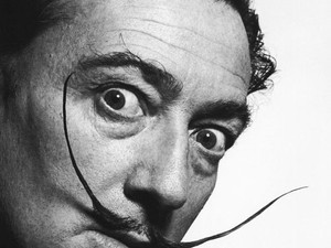 A tudás hatalom, a bajusz király!