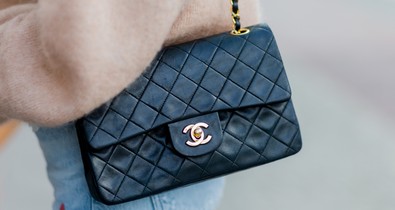 Így lettek világhírűek a Chanel táskák: minden, amit a sikertörténetükről tudnod kell