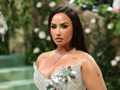 Demi Lovato férjhez ment, Vivienne Westwood menyasszonyi ruhája az egyik legkülönlegesebb, amit valaha láttunk