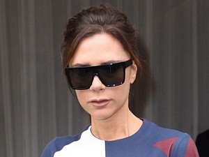Újra az utcán a stíluskirálynő! Victoria Beckham fantasztikus szettekben