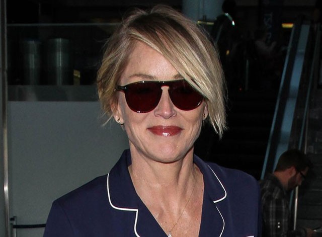 sharon stone, pizsama, ruha, repülőtér