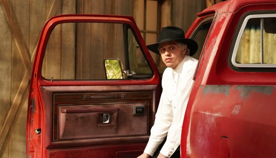 Pete Davidson súlyos autóbalesetet szenvedett