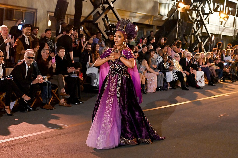 Angela Bassett, a Fekete Párduc című Marvel mozi színésznője is fontos szerepet kapott a Vogue World Hollywood afrofuturizmus című felvonásában