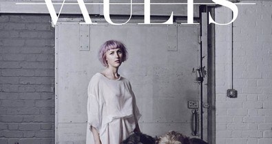 Csak egy szám: Hátborzongató és gyönyörű klip a Vaults-tól