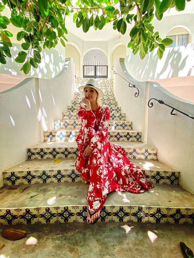 Az 5 perc angol alapítója gyönyörű helyen nyaral: a héten az ő gardróbjába leshetünk be