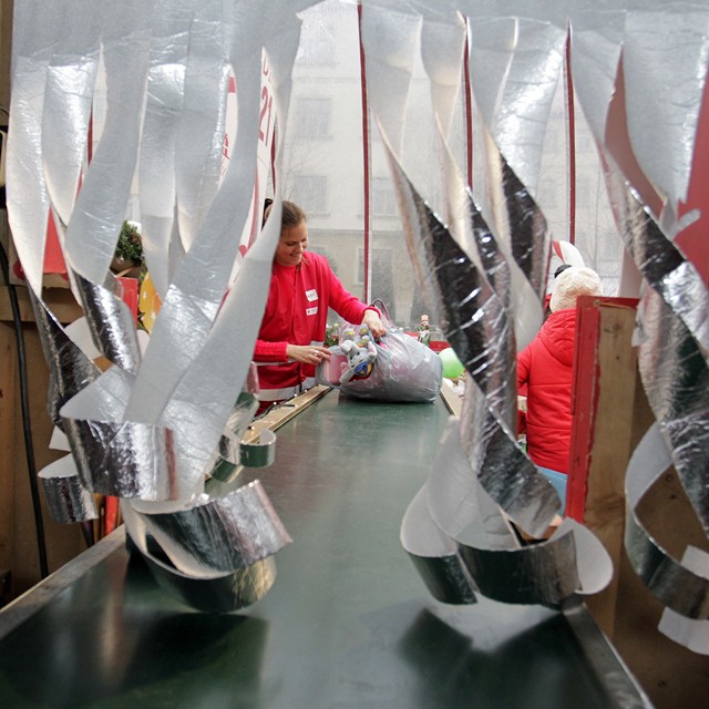 131 tonna adomány gyűlt össze idén a Mikulásgyárban