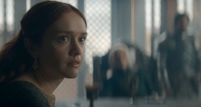 Tényleg szükség volt belerúgni egy kutyába? Ezrek háborodtak fel a Sárkányok háza új évadán