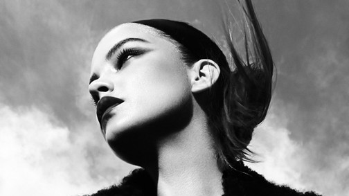 Ezt nézd! Palvin Barbi kegyetlenül szexi domina