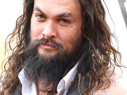 Szörnyű: Jason Momoa magángépe kigyulladt, majdnem tragédia történt