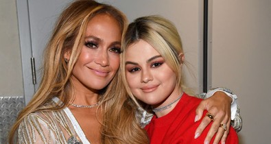 Jennifer Lopez, Selena Gomez, Harry herceg és Ben Affleck összefognak az oltás népszerűsítéséért