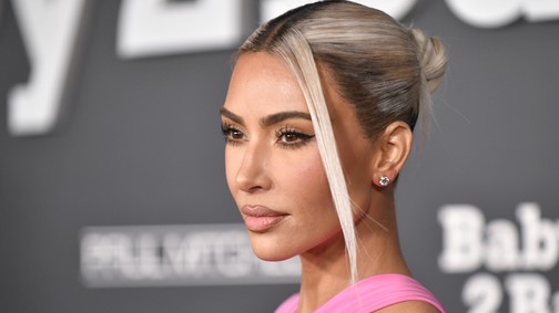 Kim Kardashian új szintre emelte a bosszúruha fogalmát