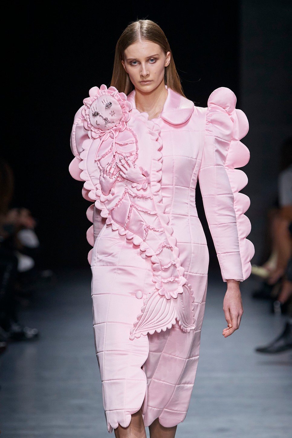 Az Abodi Dóra tervezte Abodi márka egyik modellje a Milánói Divathéten