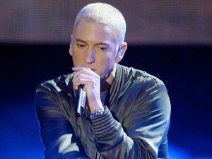 Eminem kiadott egy új albumot a semmiből